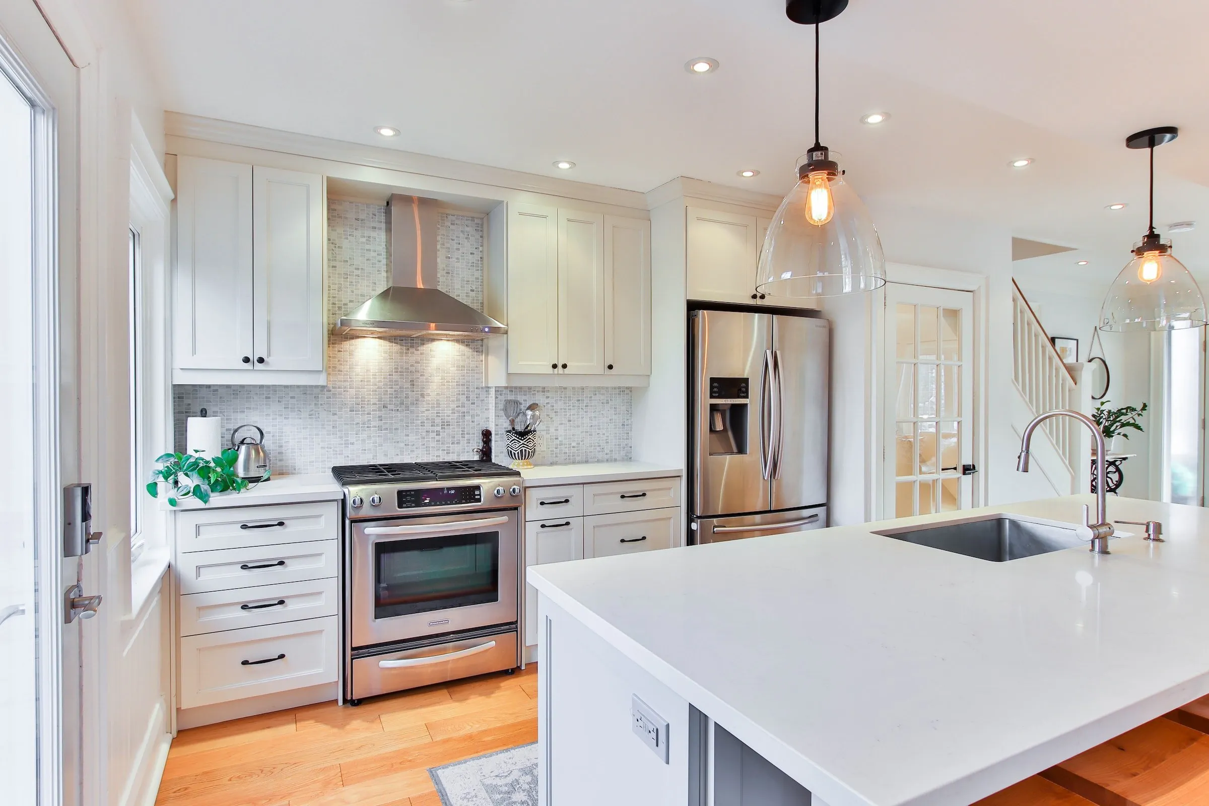 Quartz Kitchen Island with A Hammered Sink